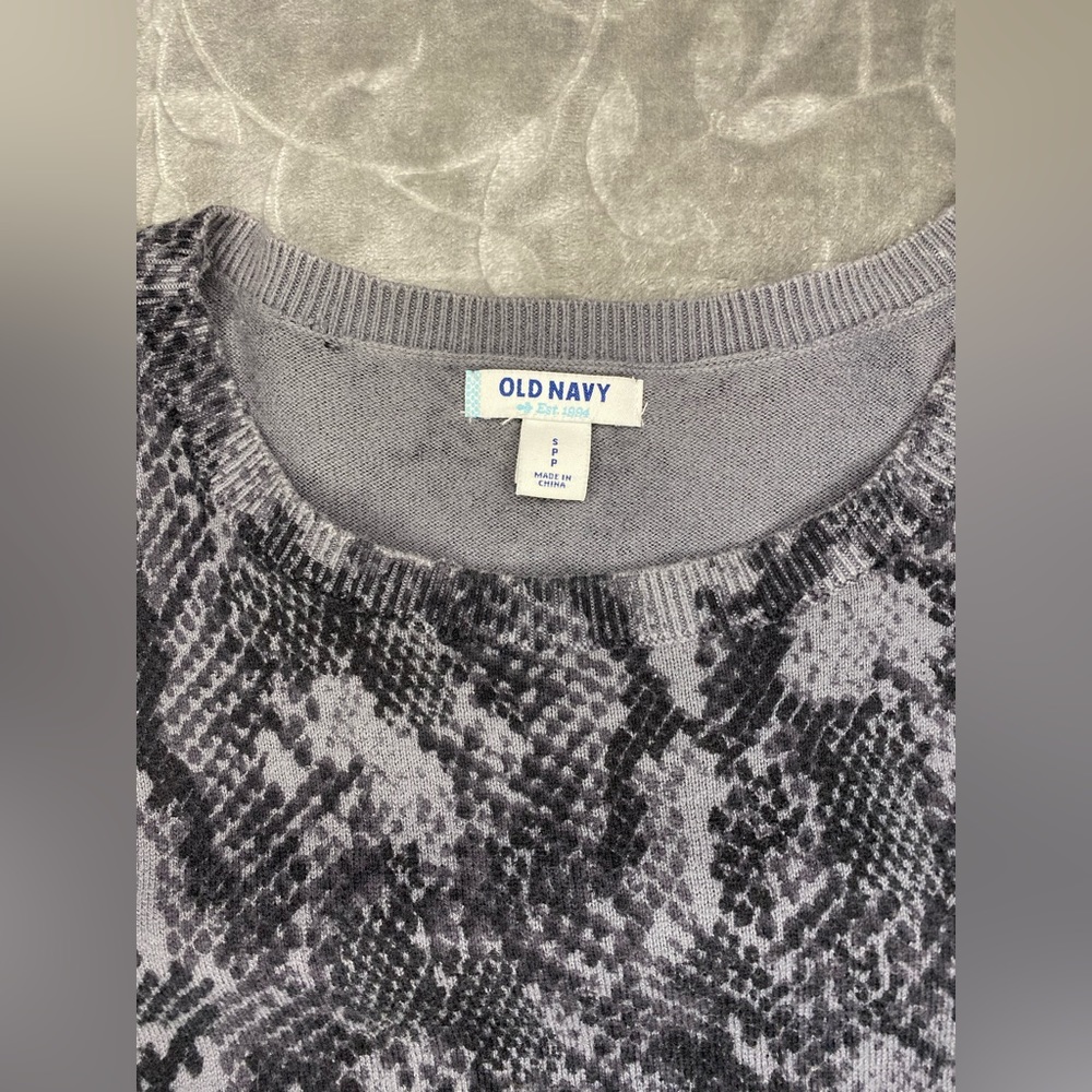 🐍Snake print, long sleeve sweater dress size small from Old Navy - Picture 3 of 4